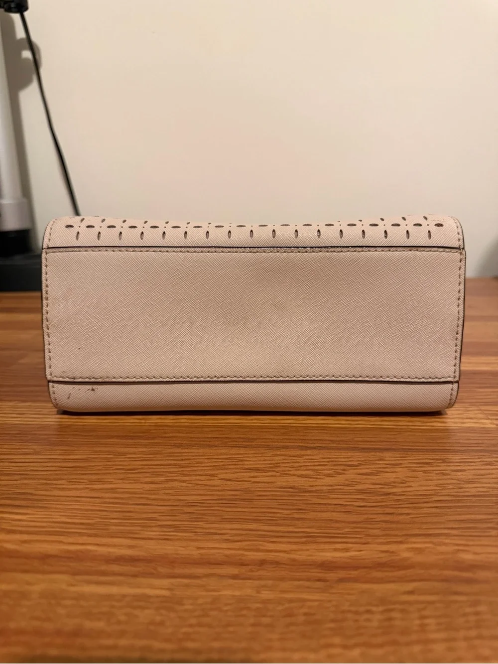 Kate Spade New York Beige Milton Land Saffiano Leather handbag
